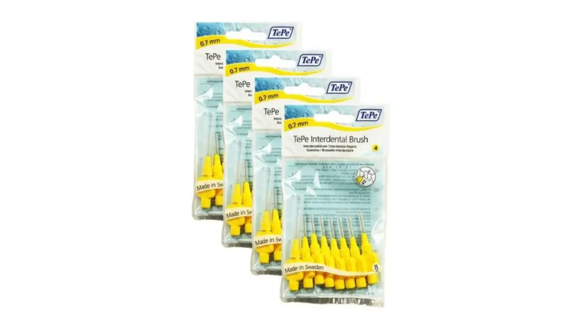 Paquetes de cepillos interdentales TePe de 0.7 mm, mostrando varios tipos y tamaños para una higiene bucal completa.
