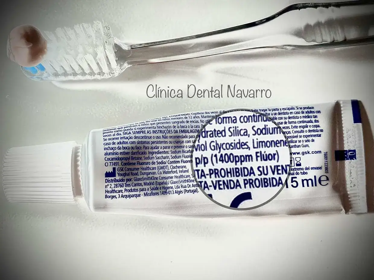 Pasta de dientes con sílice hidratada, sodio, glucósidos y flúor. ¡Descubre de qué está hecha la pasta de dientes!